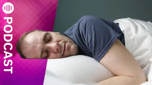Mann schläft