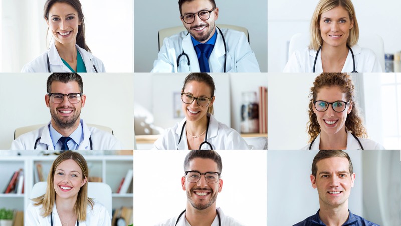 Kacheln mit Ärztinnen und Ärzten