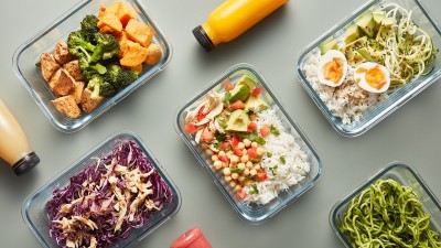 Gerichte in Aufbewahrungsboxen