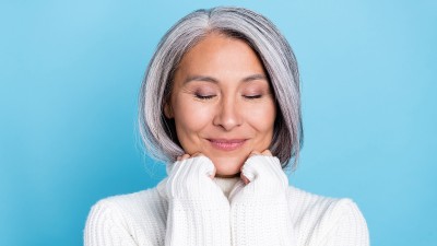 Frau fühlt sich wohl