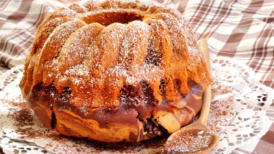 Gugelhupf mit Zuckerglasur