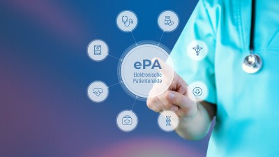 Symbolische Darstellung der elektronischen Patientenakte (ePA) mit medizinischen Symbolen und einer ärztlichen Person im Hintergrund.