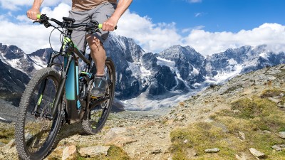 Radfahrer im Gelände